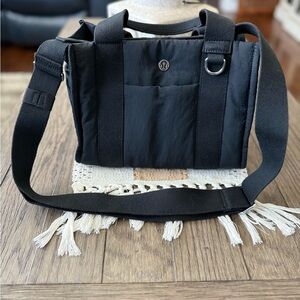 Lululemon mini boxy tote 4.5 L